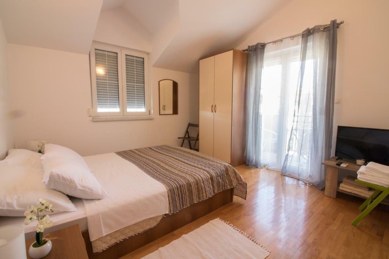 Apartments Luna Sveti Filip i Jakov Buitenkant foto